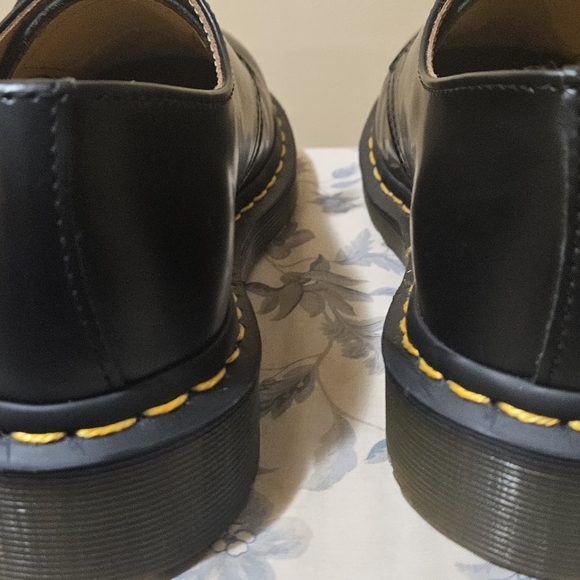 Dr Martens shoes black. M7/W8 Excellent condition. Worn in the house a few times - Picture 3 of 8